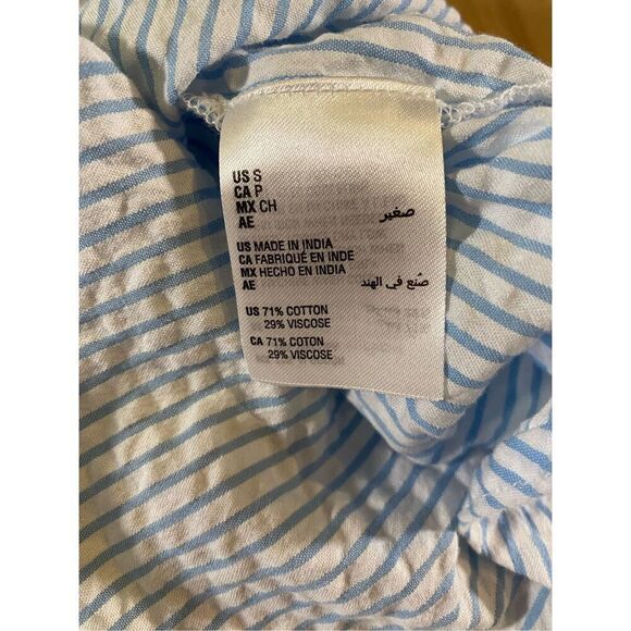 And Now This Women’s Button Up Top - Picture 4 of 6